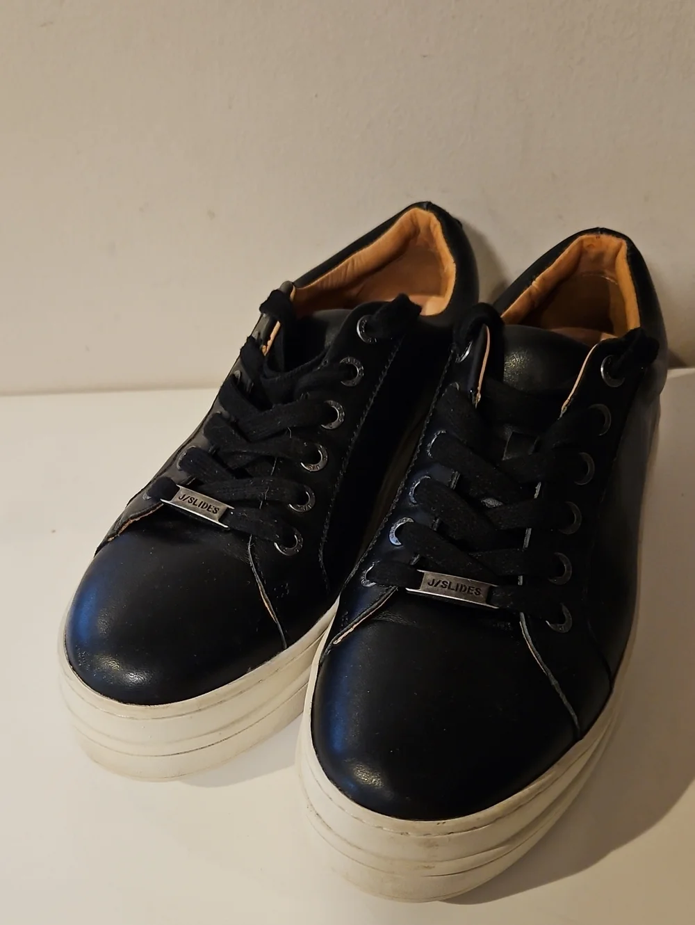 J SLIDES BLACK LEATHER PLATFORM SNEAKER SZ 6